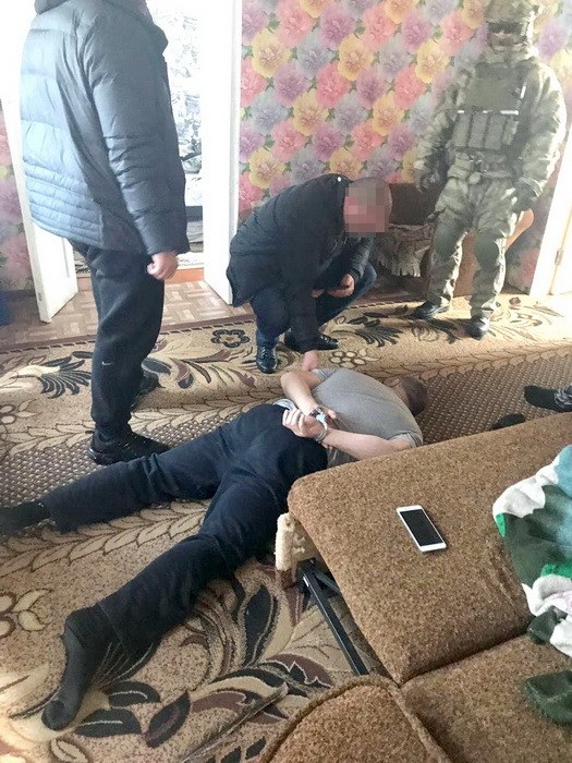 В банде наркоторговцев на Харьковщине “работали” полицейский и руководитель местного самоуправления