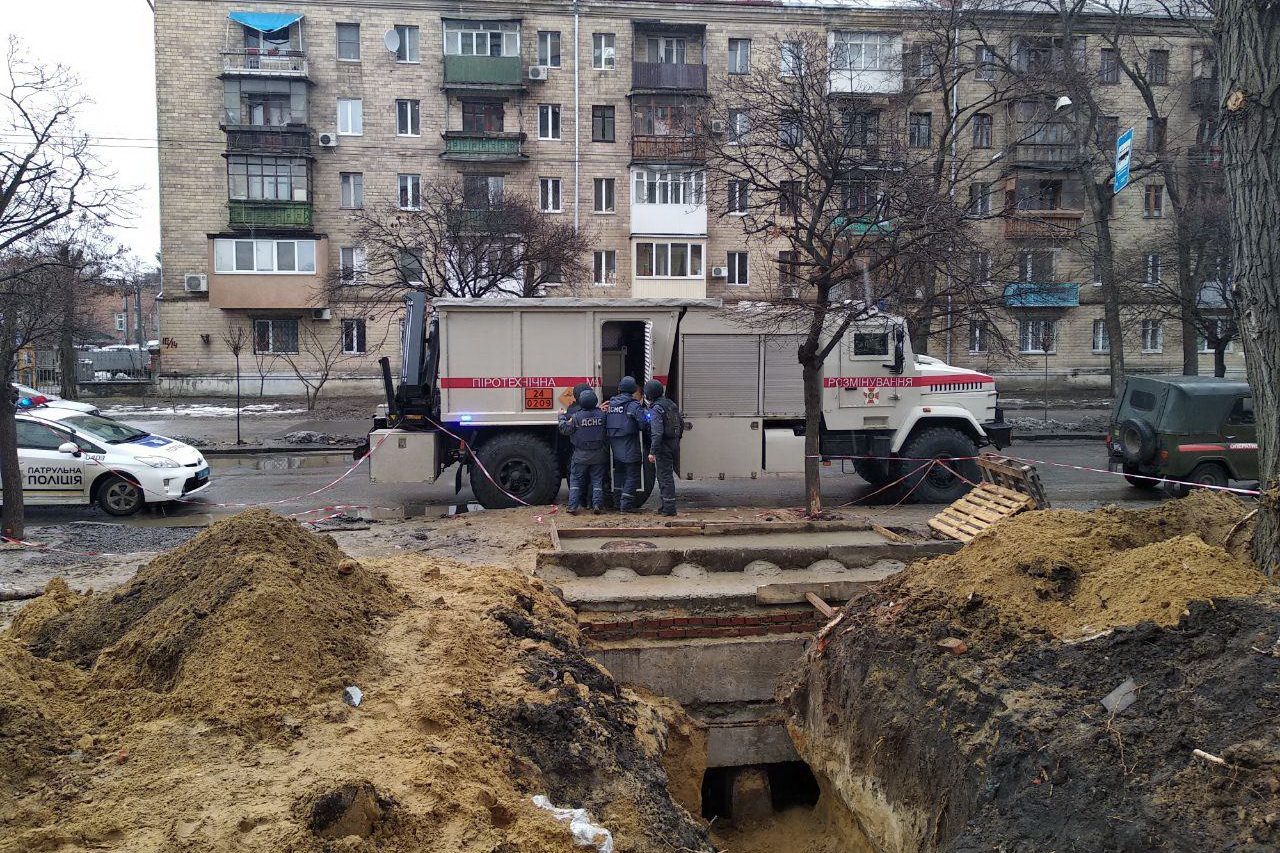 В Харькове в котловане нашли фугасную авиабомбу ФАБ-100 (фото)