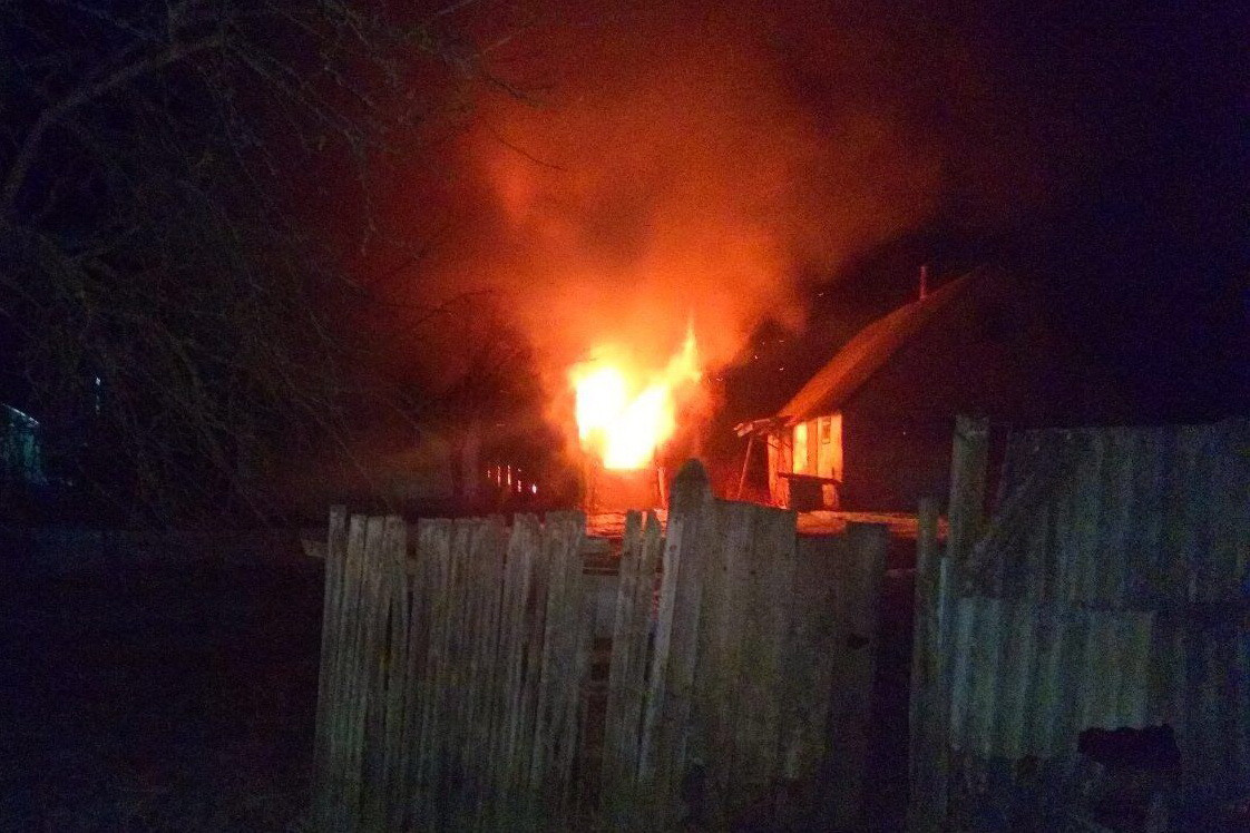 На пожаре в Харьковском районе погибли двое мужчин