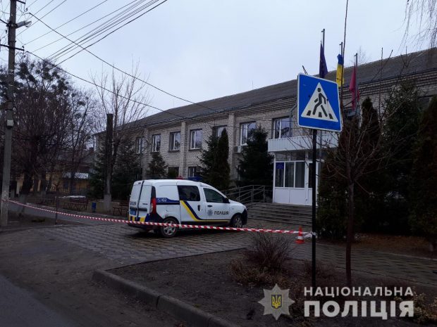 В поселковом совете на Харьковщине искали бомбу