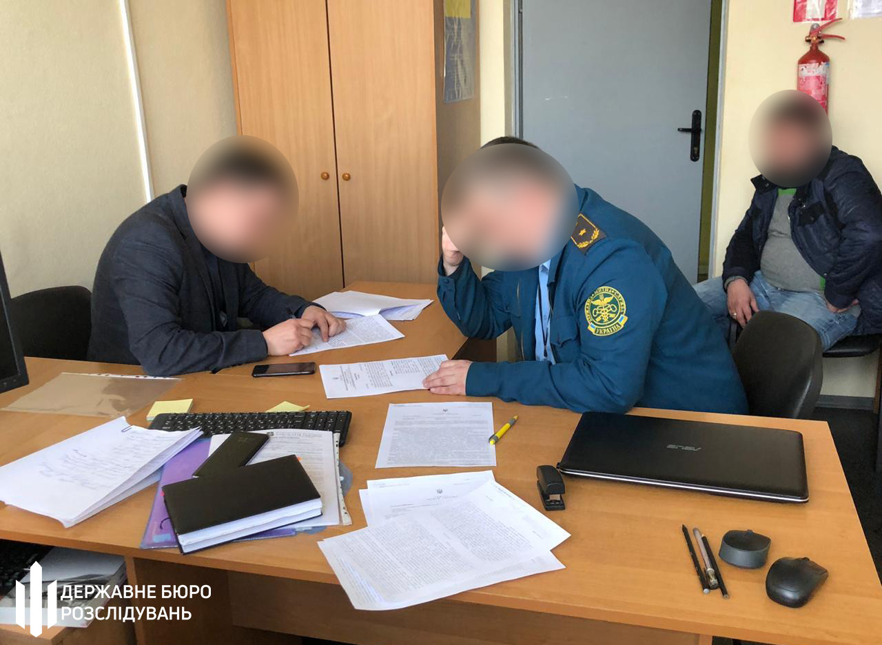 В Харькове таможенника подозревают в занижении таможенной ставки