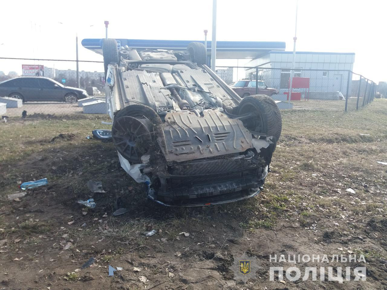 На Клочковской Volkswagen перевернулся на крышу (фото)