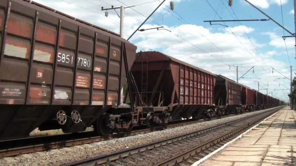 Под Харьковом двое подростков забрались на крышу поезда: один погиб, второй получил 70% ожогов