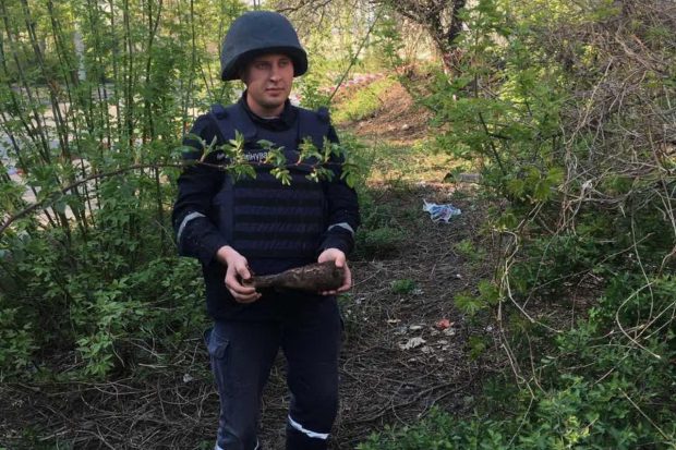 Возле харьковской школы нашли мину Второй мировой войны