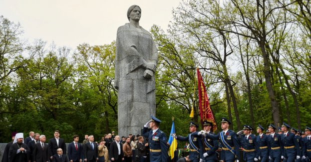Харьков готовится к Пасхе и майским праздникам