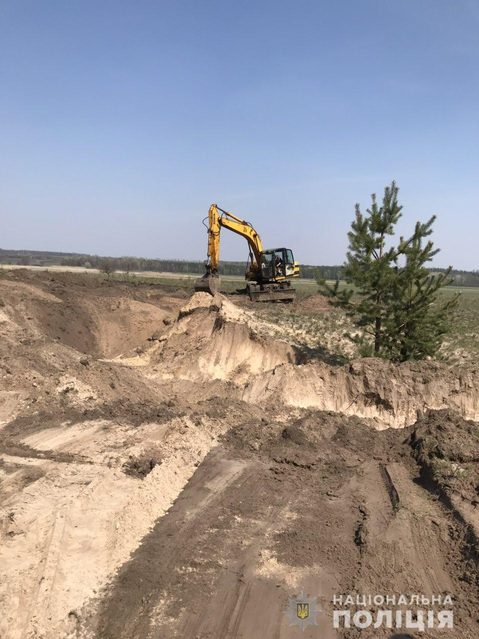 Под Харьковом незаконно добывали песок: полиция открыла уголовное производство