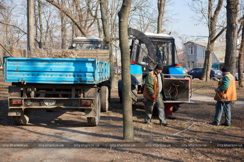 В Харькове более 20 тысяч человек вышли на субботник
