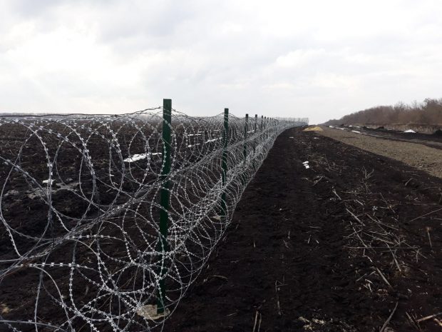 На границе с РФ в Харьковской области продолжается строительство "Стены" 