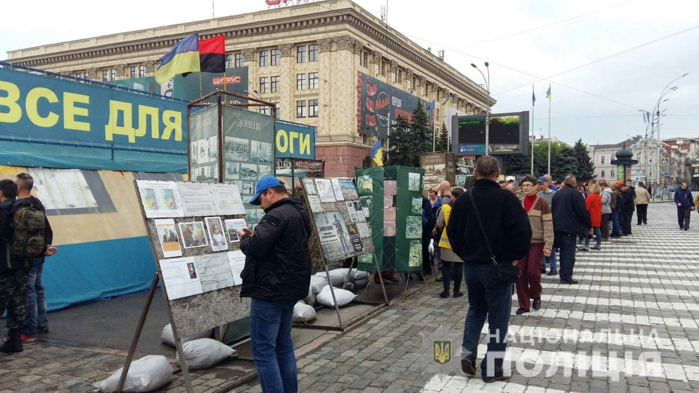Полиция Харькова обеспечивает круглосуточную охрану волонтерской палатки в центре города