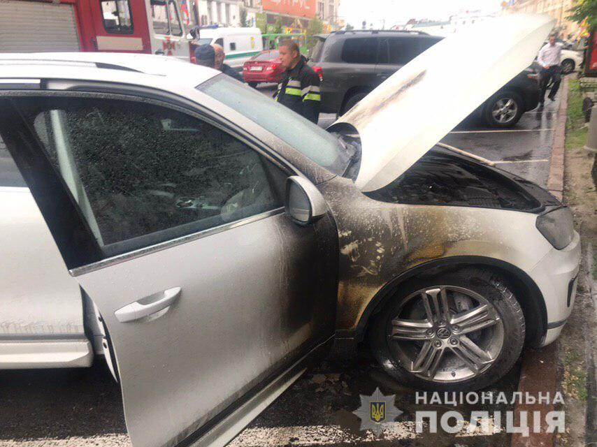 Полиция расследует поджог авто директора Департамента коммунального хозяйства