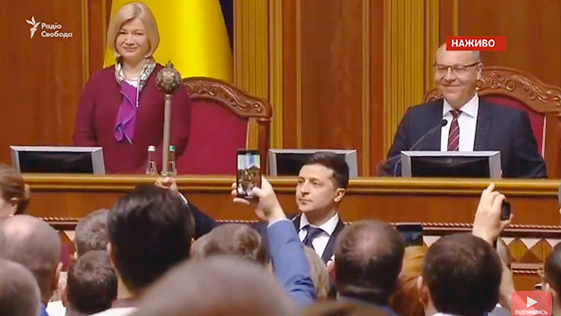 Зеленский принес присягу президента и заявил, что распускает Верховную Раду