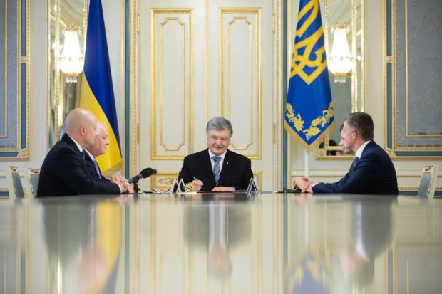 Порошенко подписал указ о запуске 5G в Украине