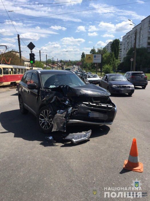В Харькове произошла авария с участием трех автомобилей