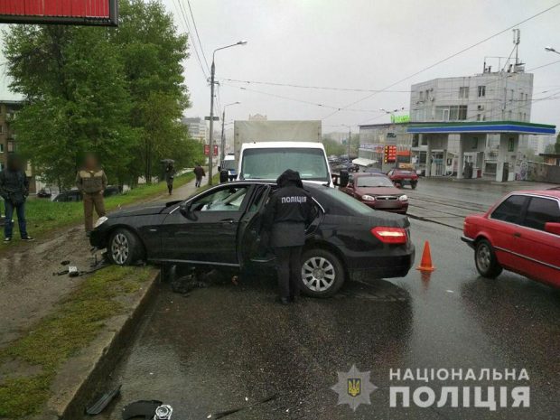 В Харькове мужчина совершил двойное ДТП на угнанном автомобиле