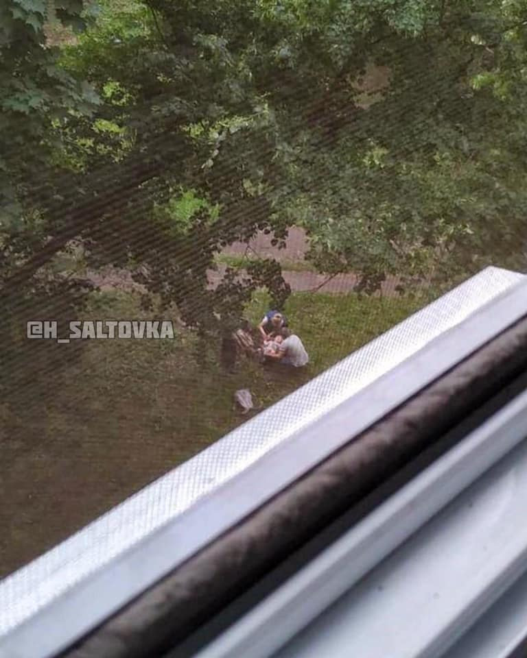 На Салтовке ребенок выпал из окна шестого этажа