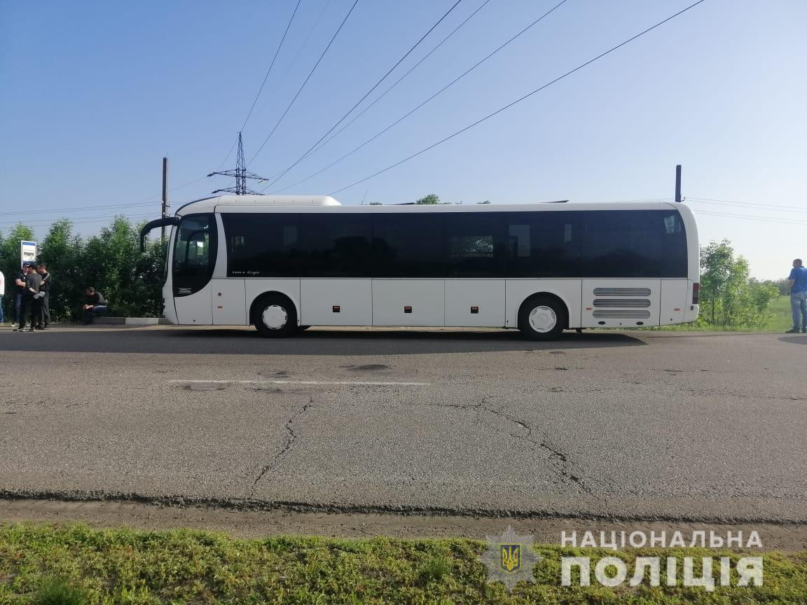 В автобусе “Харьков-Чугуев” пьяный мужчина угрожал взорвать себя (видео)