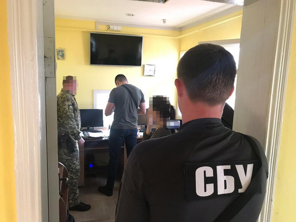 На Харьковщине СБУ разоблачила на взятках чиновника Госпогранслужбы