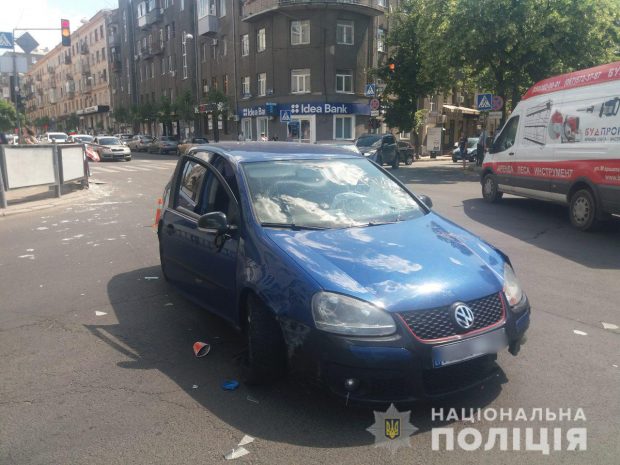 В Харькове водитель авто на пешеходном переходе сбил женщину