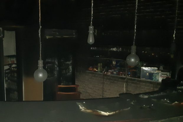 Под Харьковом спасатели ликвидировали пожар в кафе, где обнаружили тело погибшей женщины
