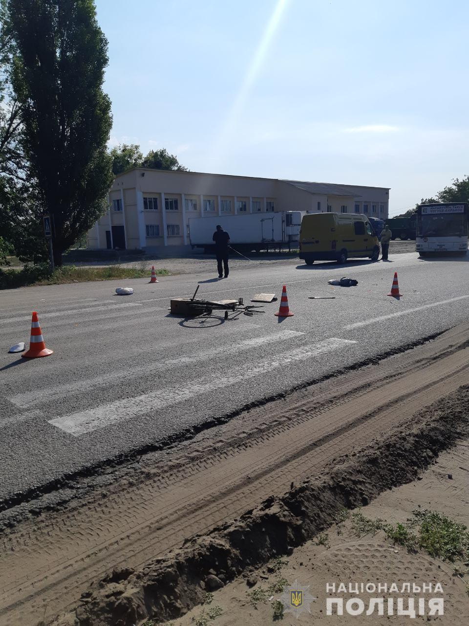 Под Харьковом водитель микроавтобуса сбил велосипедиста