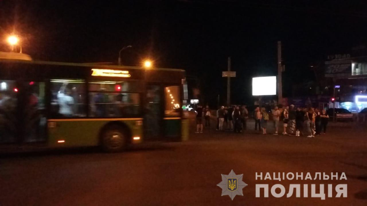 Полицейские Харькова открыли уголовное производство по факту конфликта на территории ТЦ «Барабашово»