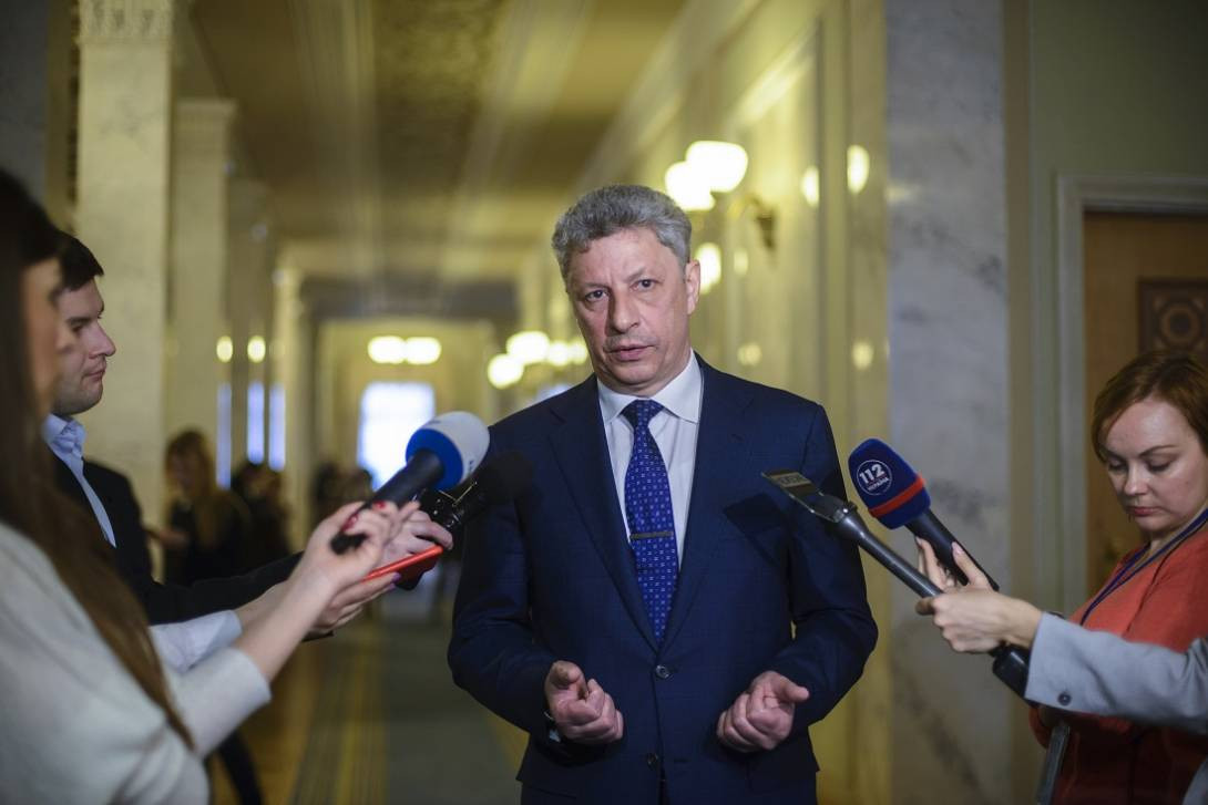 “Просто представьте себе, глава ОГА, представитель президента в Харьковской области участвует в агитационной кампании Бойко”, – журналист