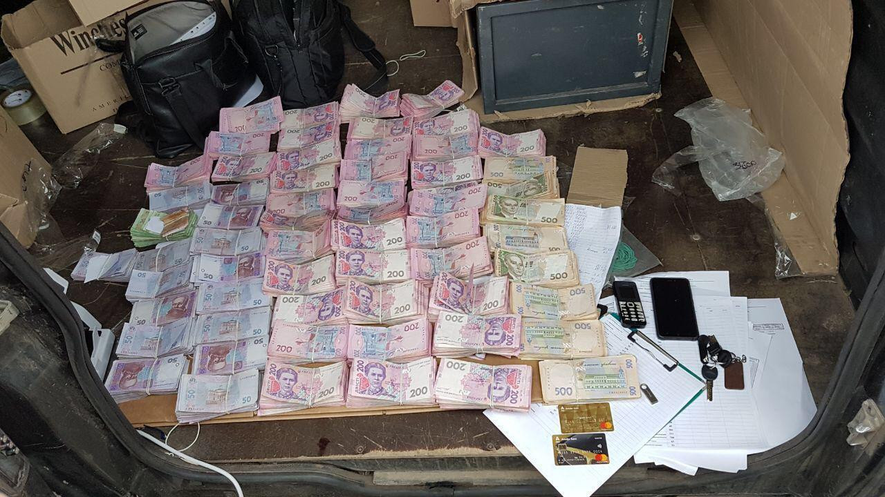 На харьковском предприятии незаконно продали сигареты на 50 миллионов гривен