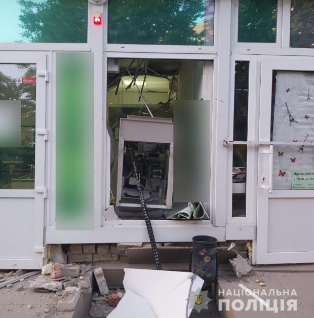 В Харькове и пригороде взорвали банкоматы