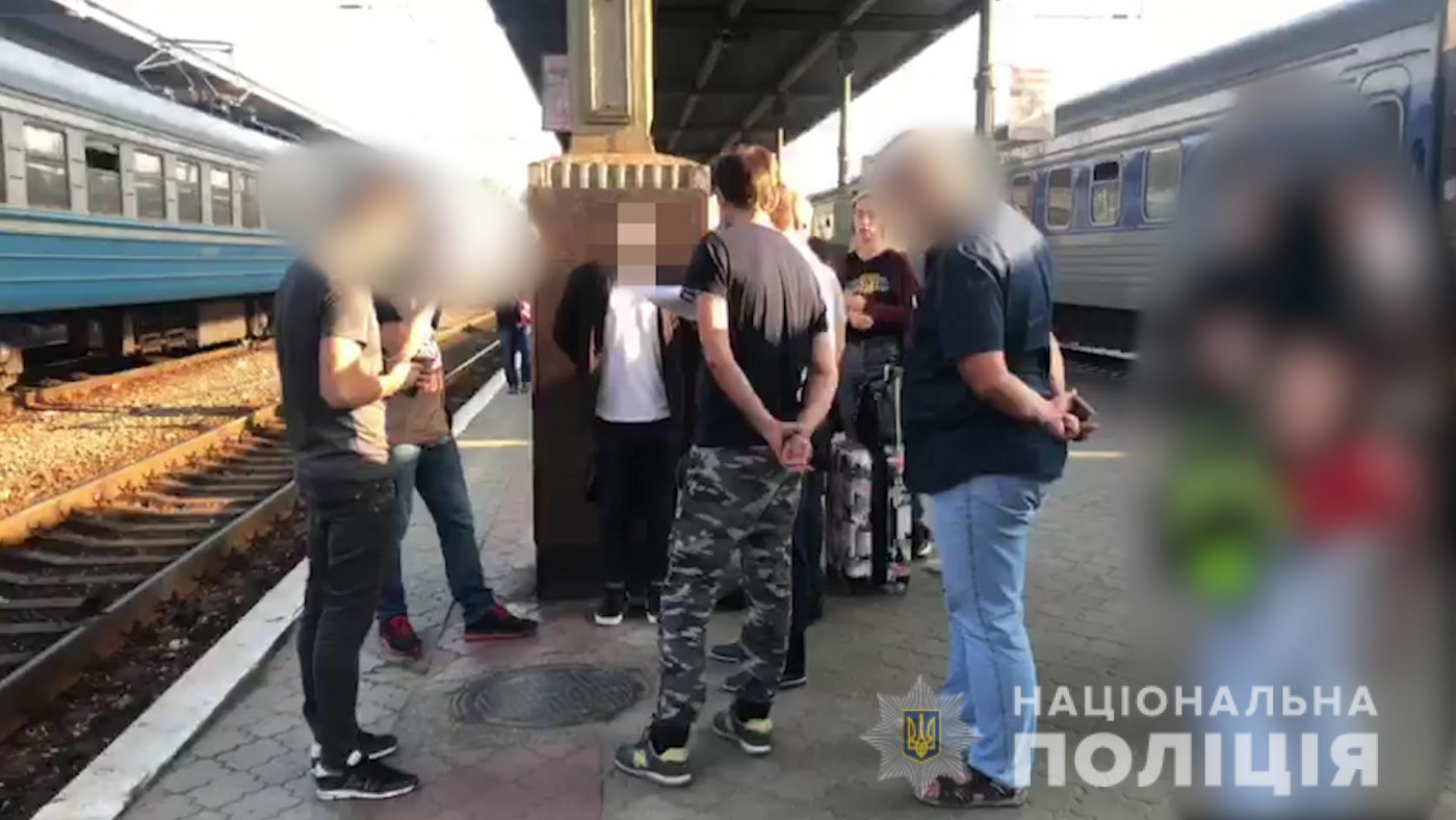 В Харькове мужчина занимался вербовкой женщин с целью сексуальной эксплуатации за рубежом
