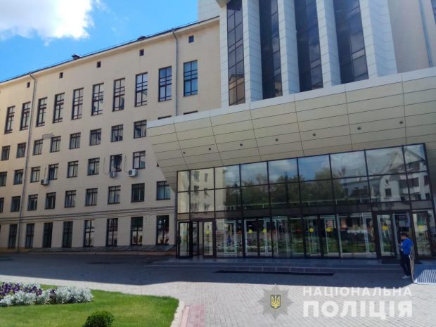 Информация о заминировании трех харьковских ВУЗов не подтвердилась