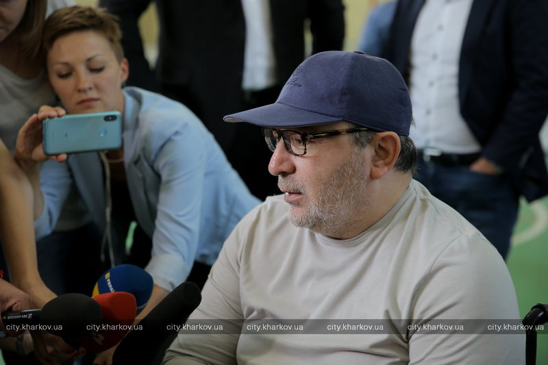 Геннадий Кернес провел сессию городского совета на украинском языке (видео)