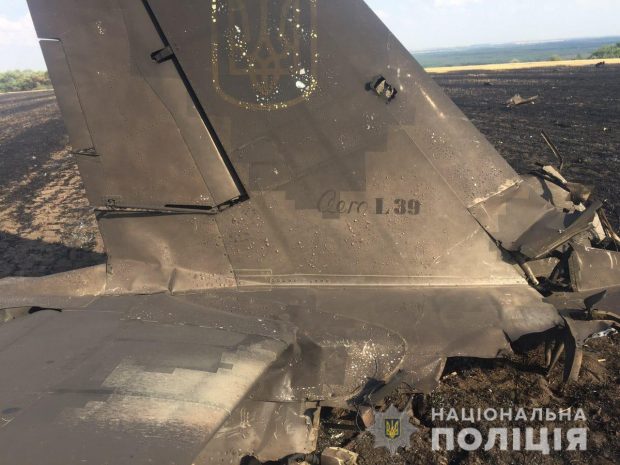 В Харьковской области упал учебный самолет