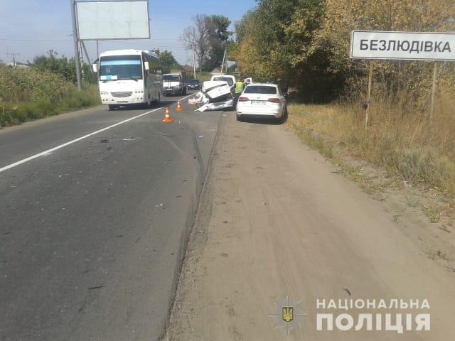 В результате аварии под Харьковом пострадали два человека