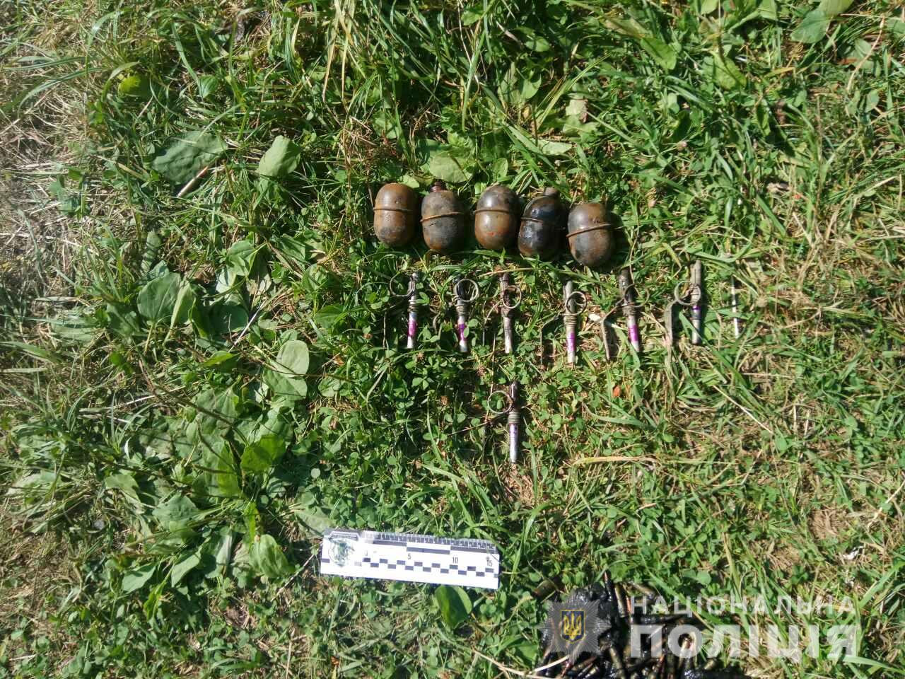 На берегу пруда под Харьковом нашли патроны и пять гранат