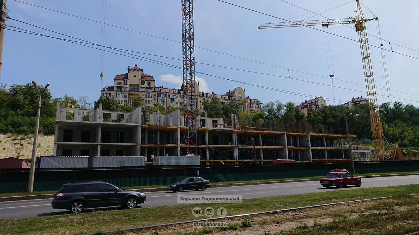 На Клочковской вместо обещанного спорткомплекса строят многоэтажку