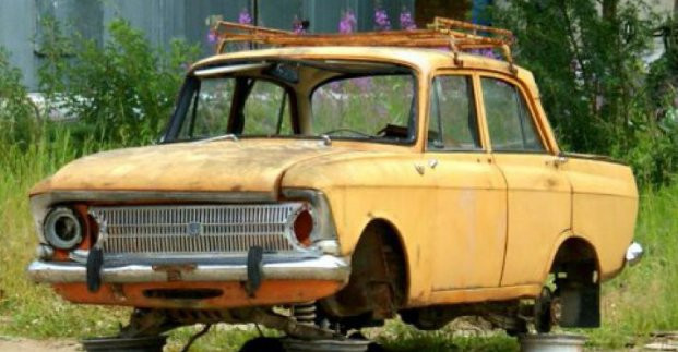 В Харькове с территории дворов и улиц будут убирать брошенные машины