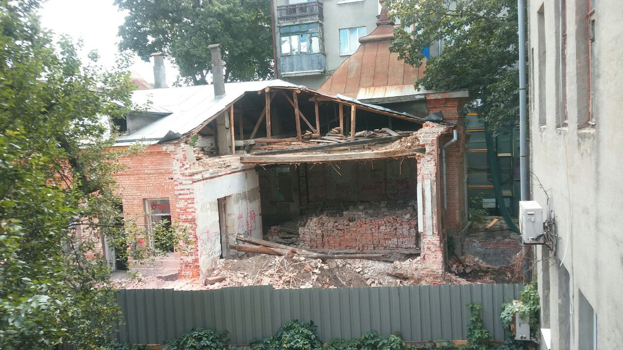 В центре Харькова рушат памятник архитектуры и строят на его месте высотный дом