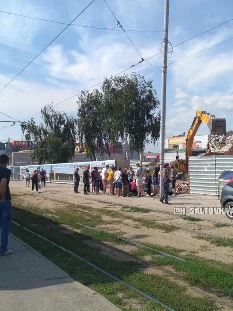 По факту падения забора на Салтовке полиция открыла уголовное дело