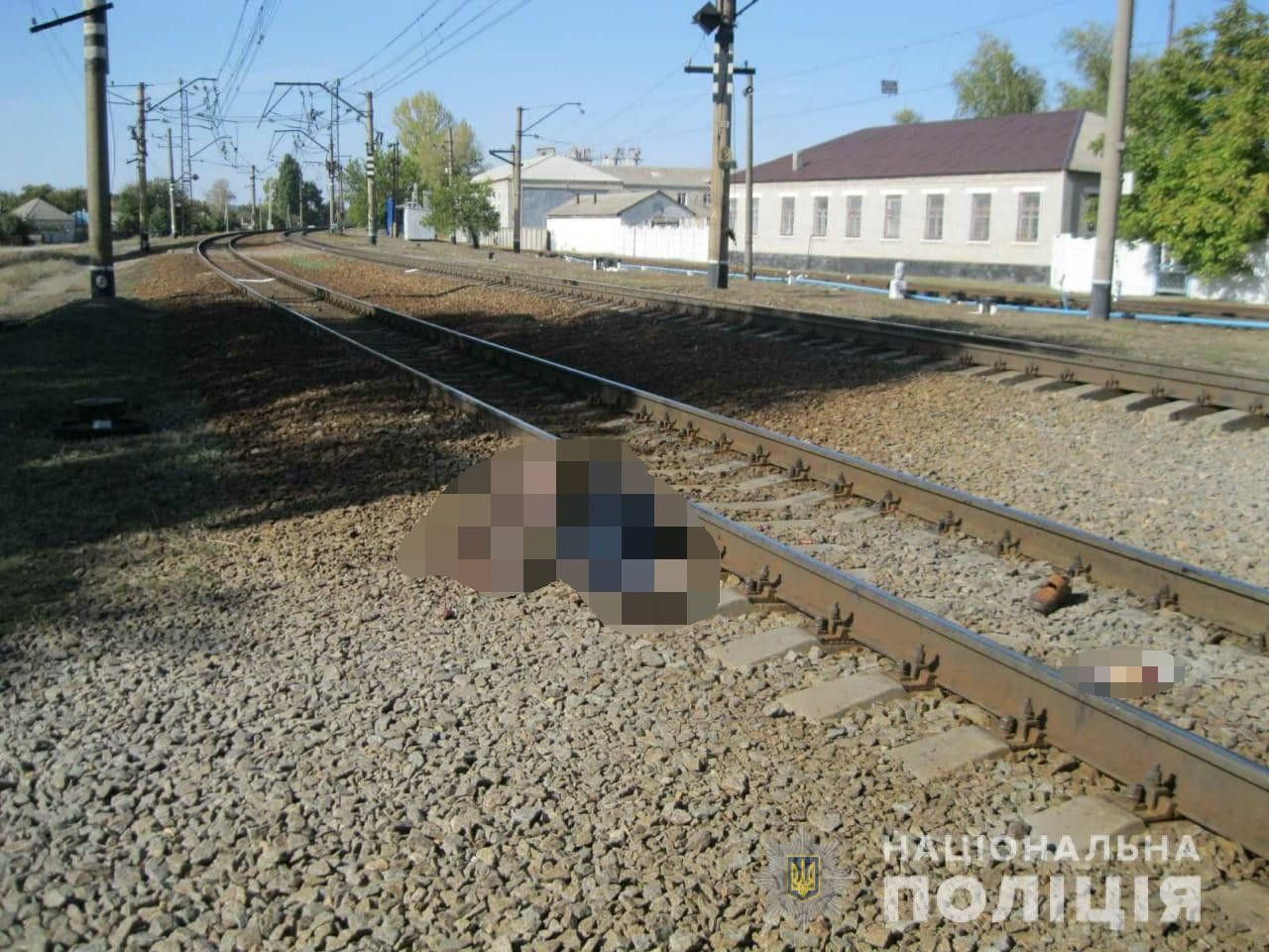 Под Харьковом мужчина бросился под поезд