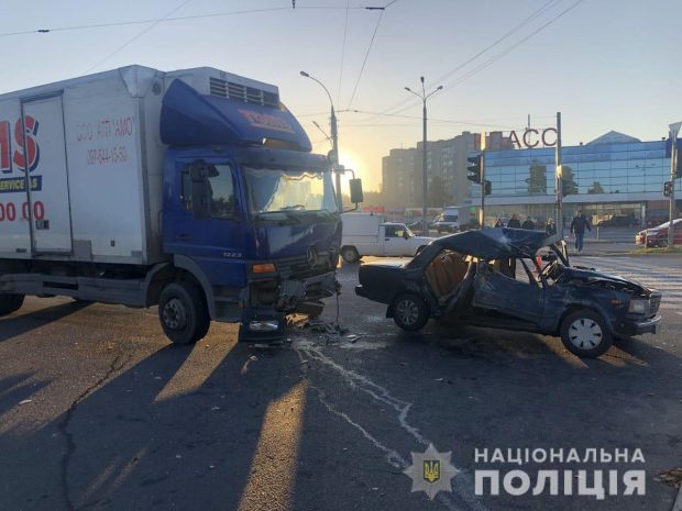 В Харькове в результате аварии травмировались два человека