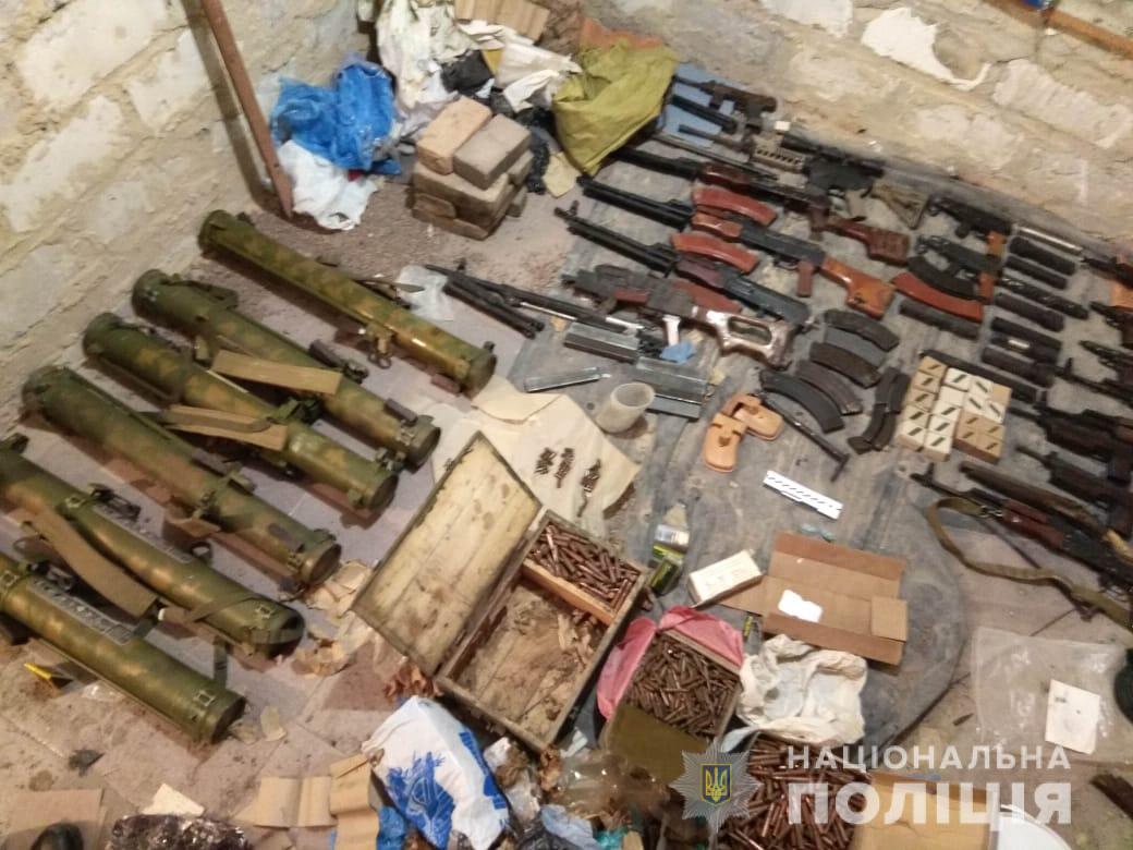 Перестрелка на Клочковской: полицейские изъяли самый большой арсенал за все последние годы