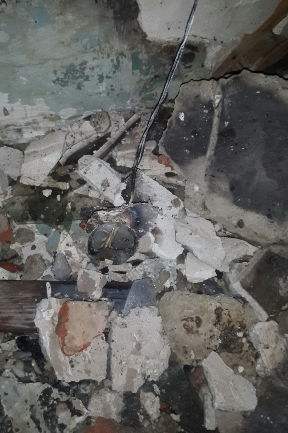 В Харькове горел жилой дом: спасатели эвакуировали 16 человек