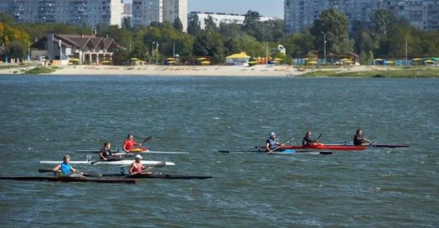 В Харькове проходит чемпионат по гребле на байдарках и каноэ
