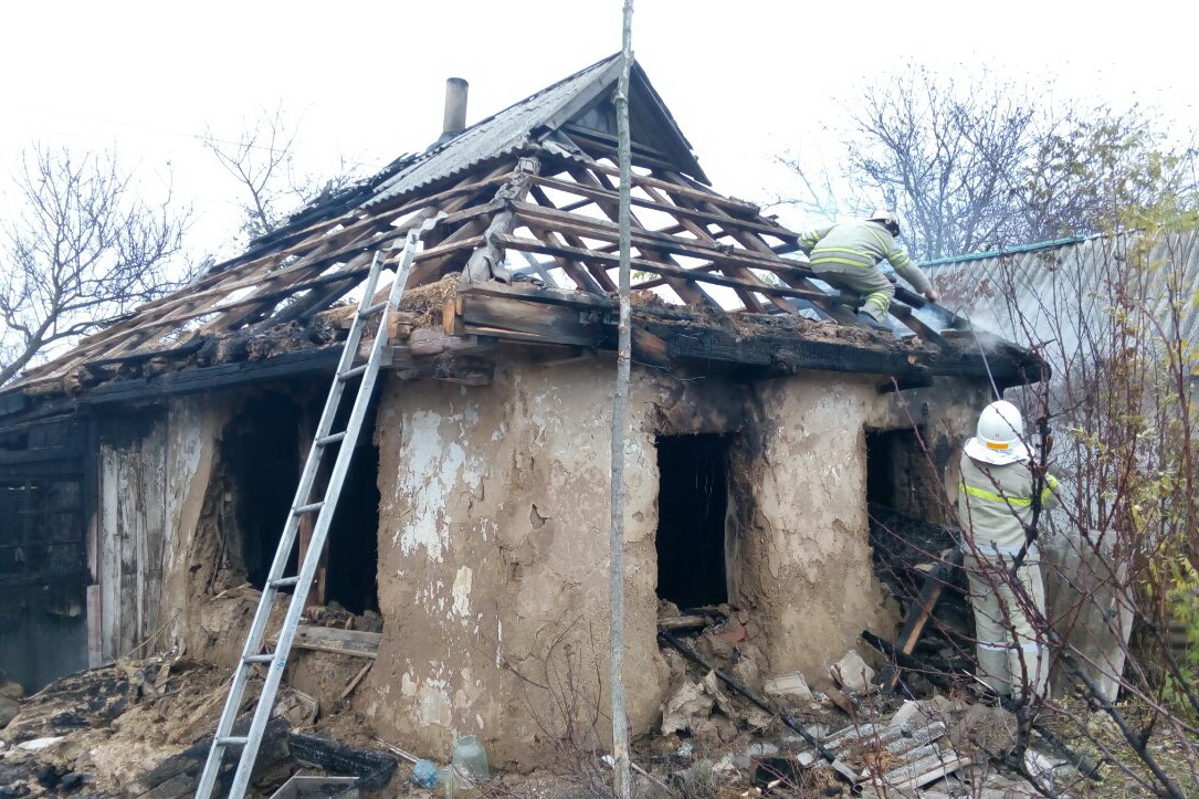 Под Харьковом во время ликвидации пожара в частном доме обнаружили погибшую женщину