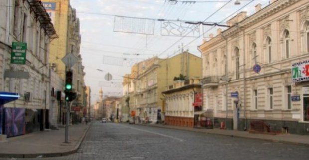 В понедельник из-за шествия по улице Сумской запрещается движение транспорта