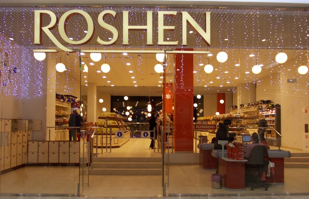 Порошенко начал переоформлять Roshen на сына
