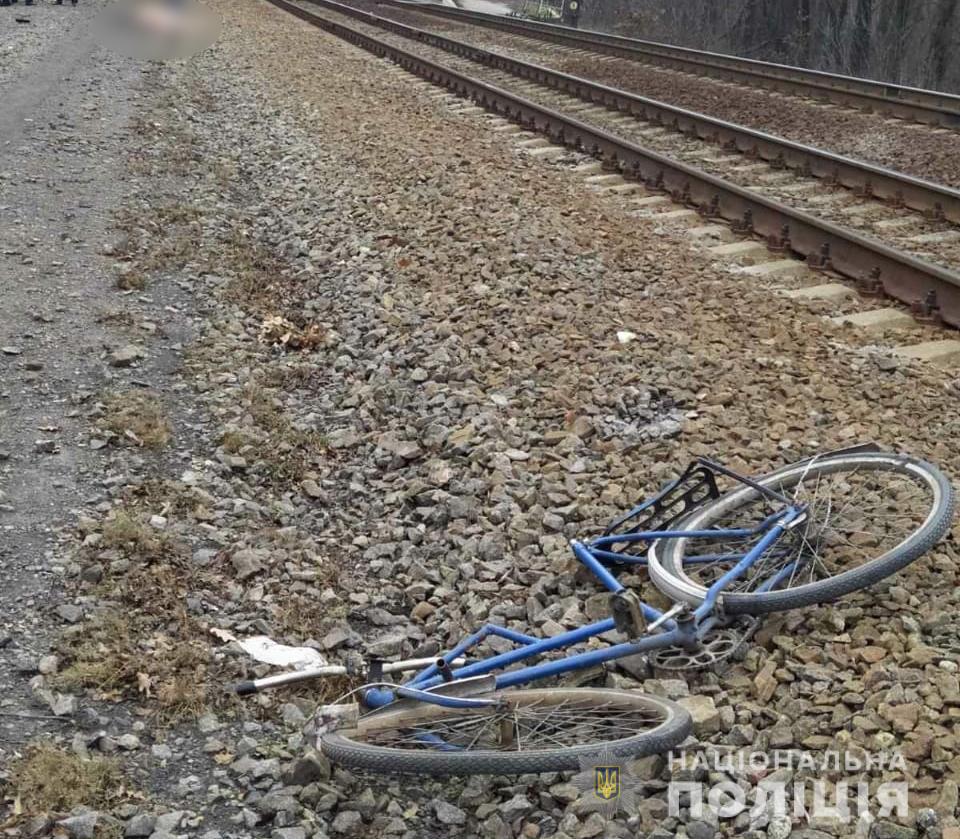 На Харьковщине поезд насмерть сбил велосипедиста