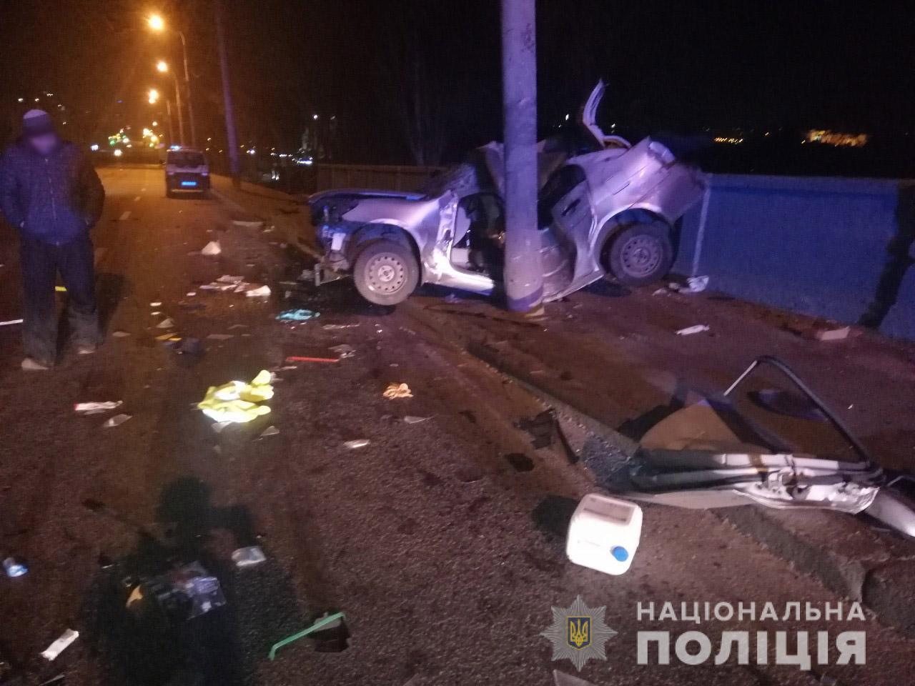 В Харькове в результате аварии пострадал водитель автомобиля