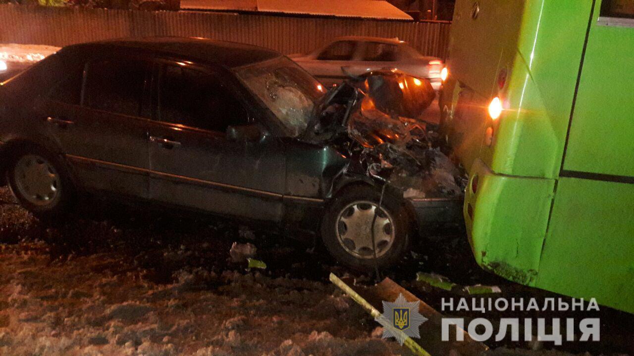 В Харькове в результате аварии пострадал водитель