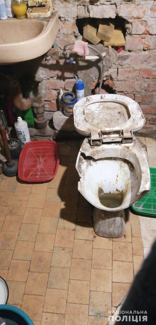 В Харькове полицейские обнаружили детей, которые живут в ужасных условиях